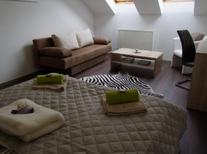  Korzó Apartman  Кёсег